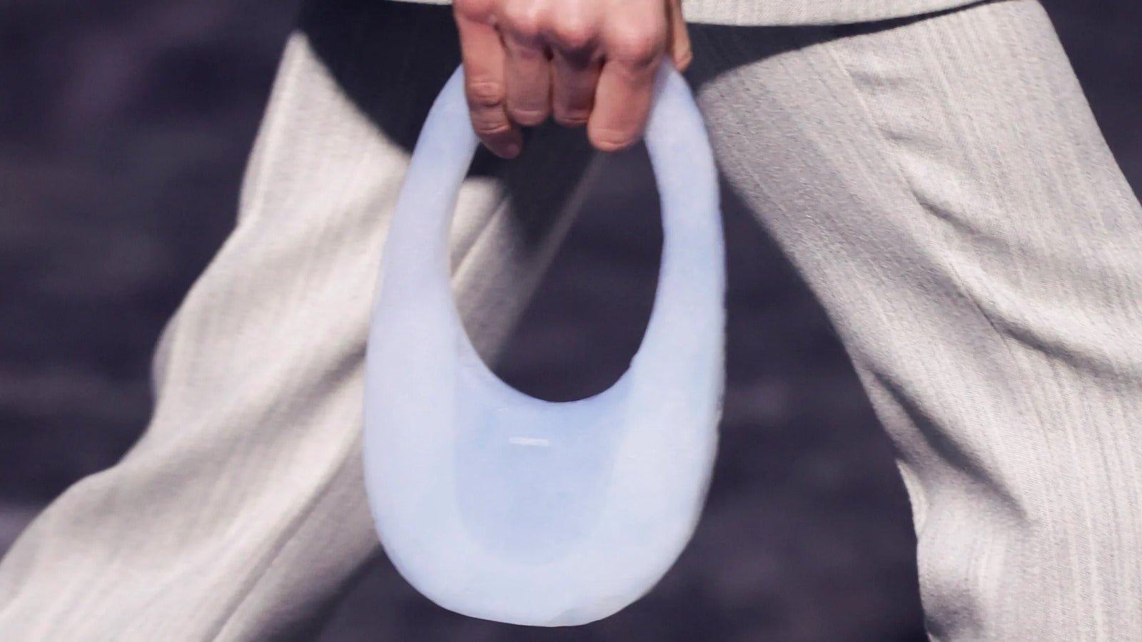 La rivoluzionaria creazione di Coperni: una borsa composta quasi interamente da aria - Fury 