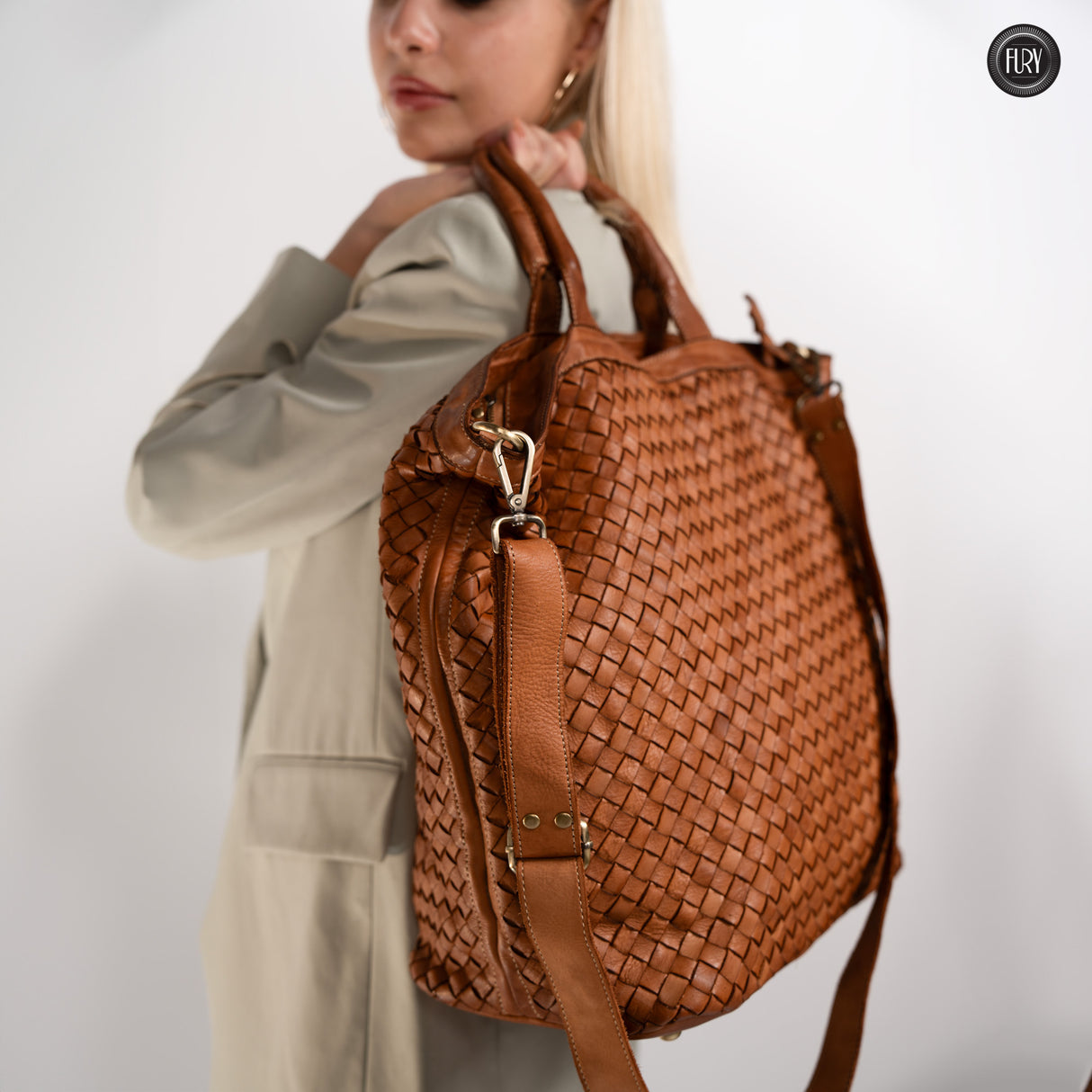 Virginia maxi bag in woven leather