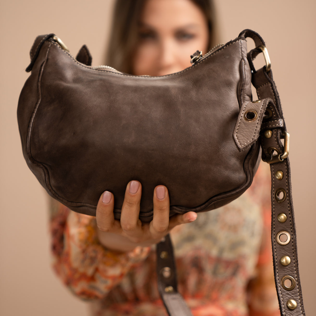 Clea leather handbag 