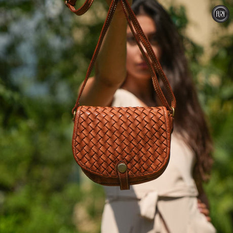 Borsetta Corinna in pelle intrecciata Fury#colore_cuoio